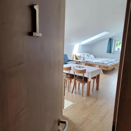 Lägenhet 43 *